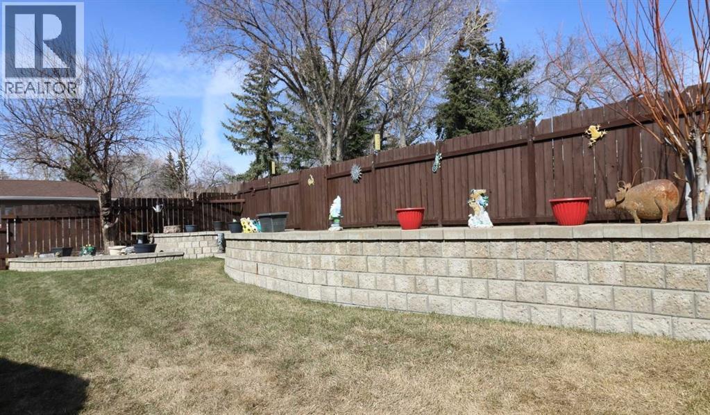 8 Meadow Place Se, Airdrie, Alberta  T4A 1W4 - Photo 4 - A2299404