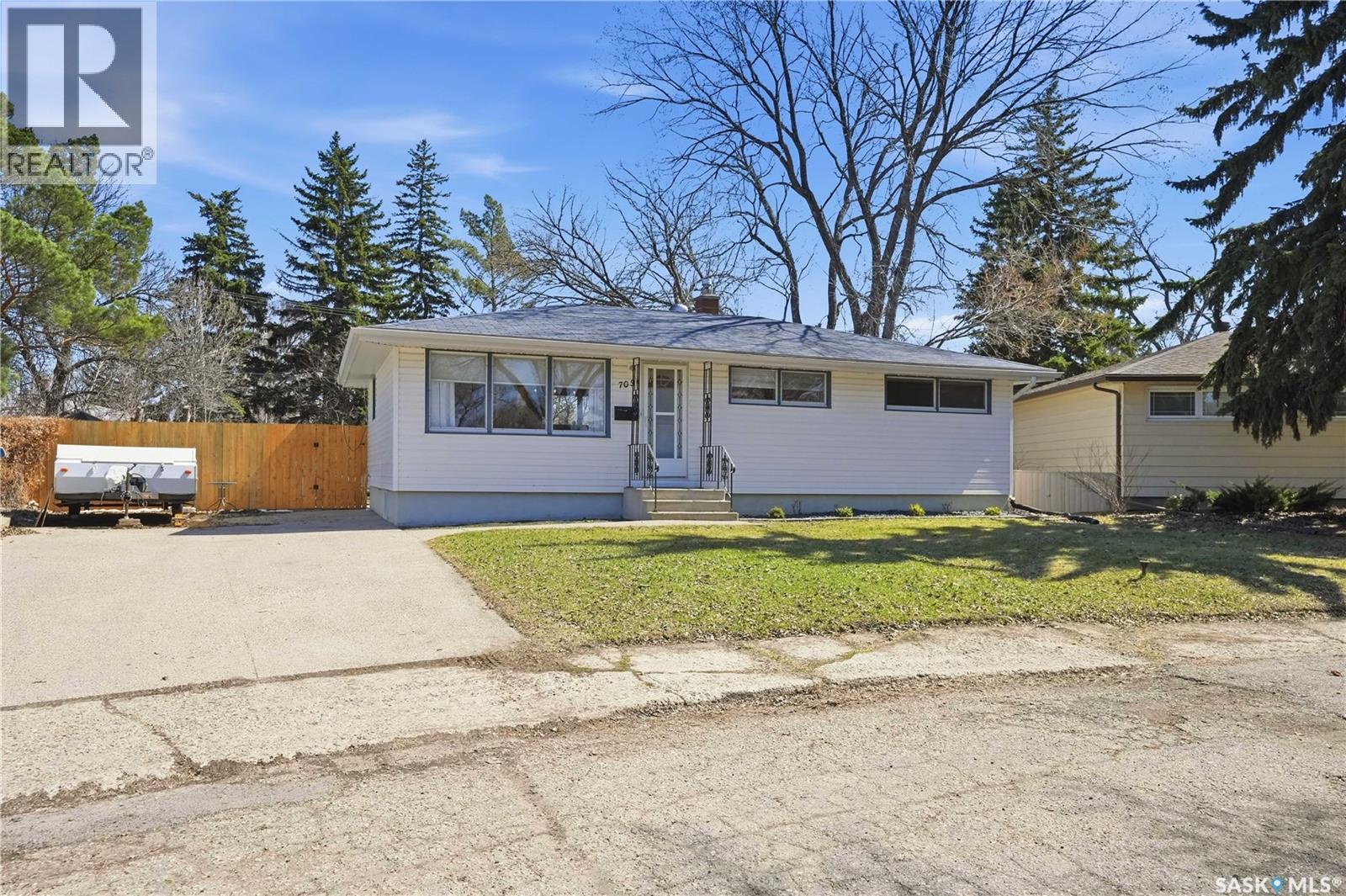 709 Inver CRESCENT E, Regina, Saskatchewan