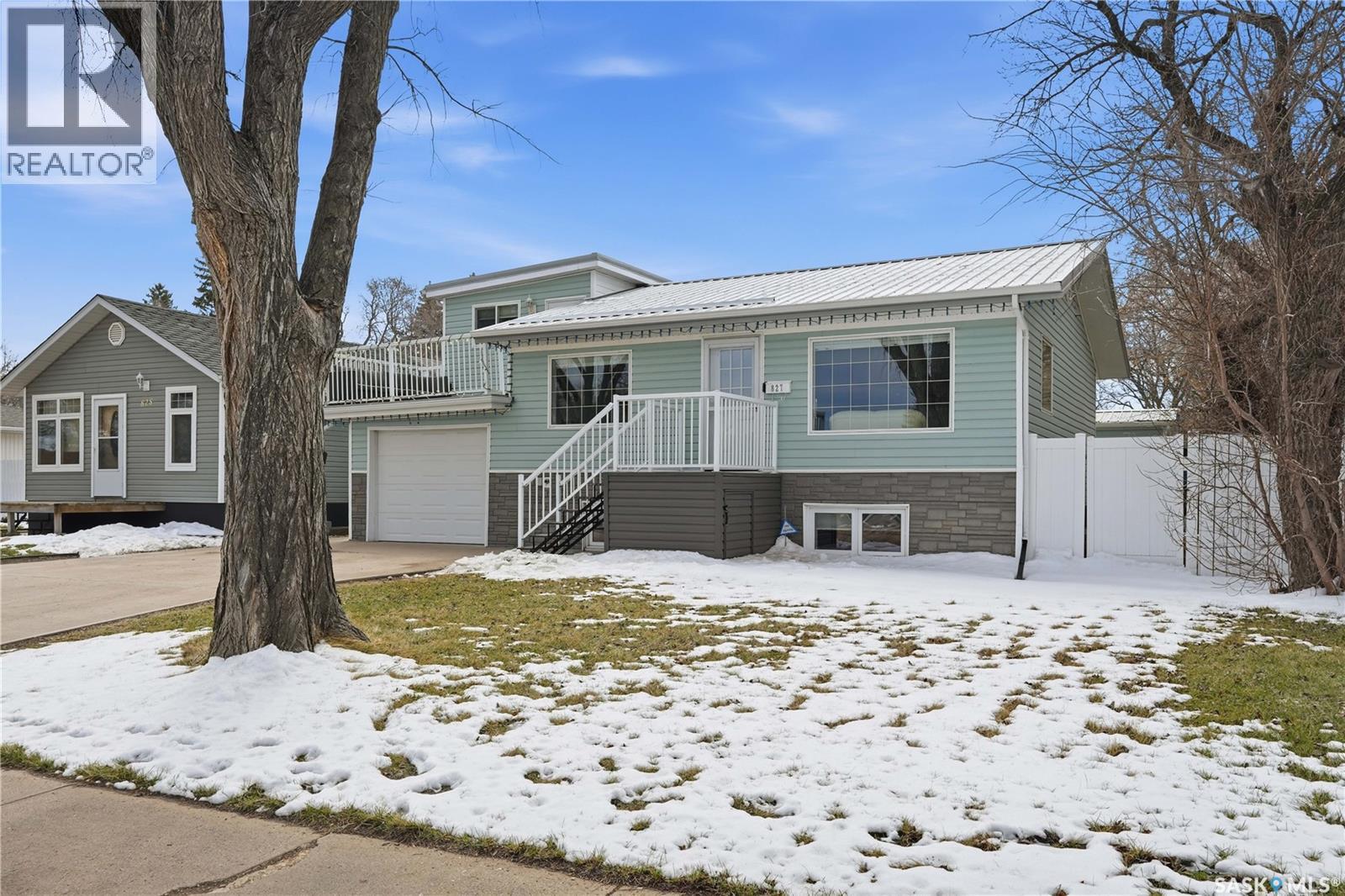 827 Duffield Street W, Moose Jaw, Saskatchewan  S6H 5J6 - Photo 3 - SK034544