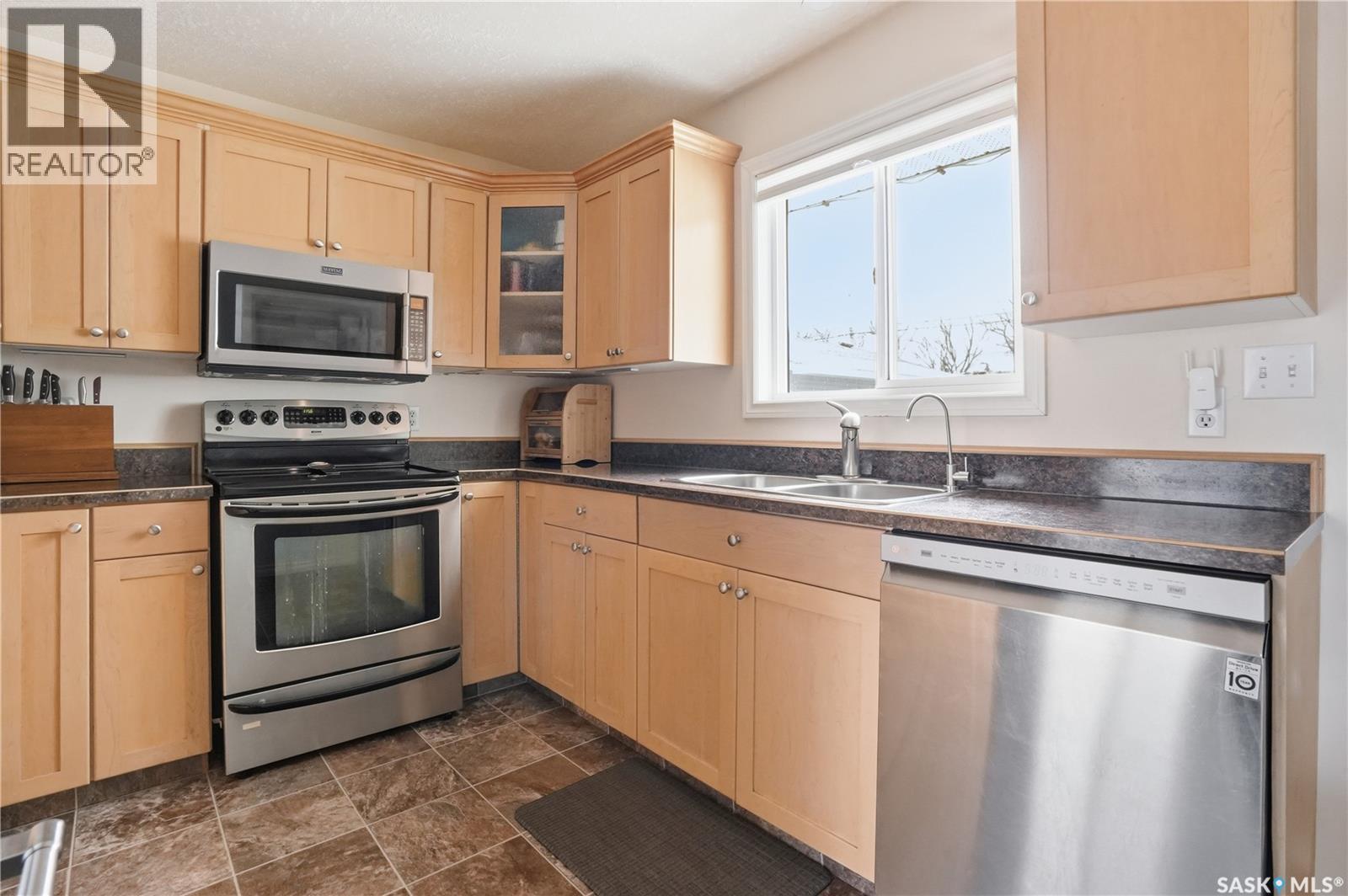827 Duffield Street W, Moose Jaw, Saskatchewan  S6H 5J6 - Photo 8 - SK034544