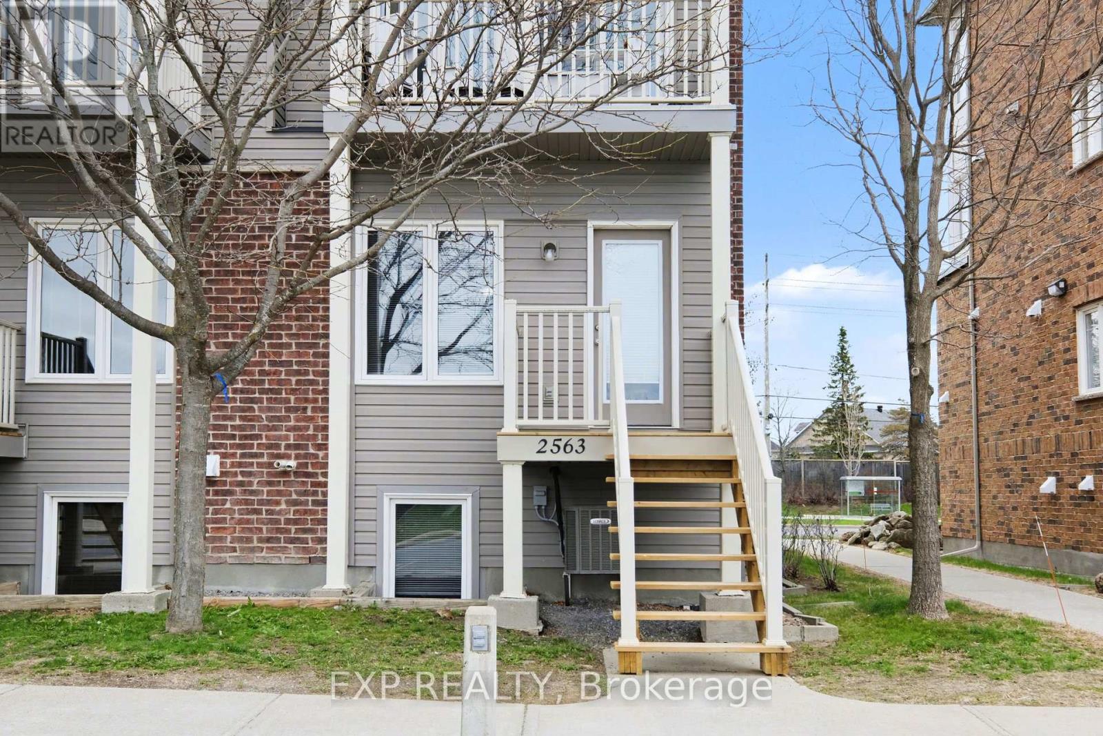 2563 Longfields Drive, Ottawa, Ontario  K2J 2L7 - Photo 3 - X13069666