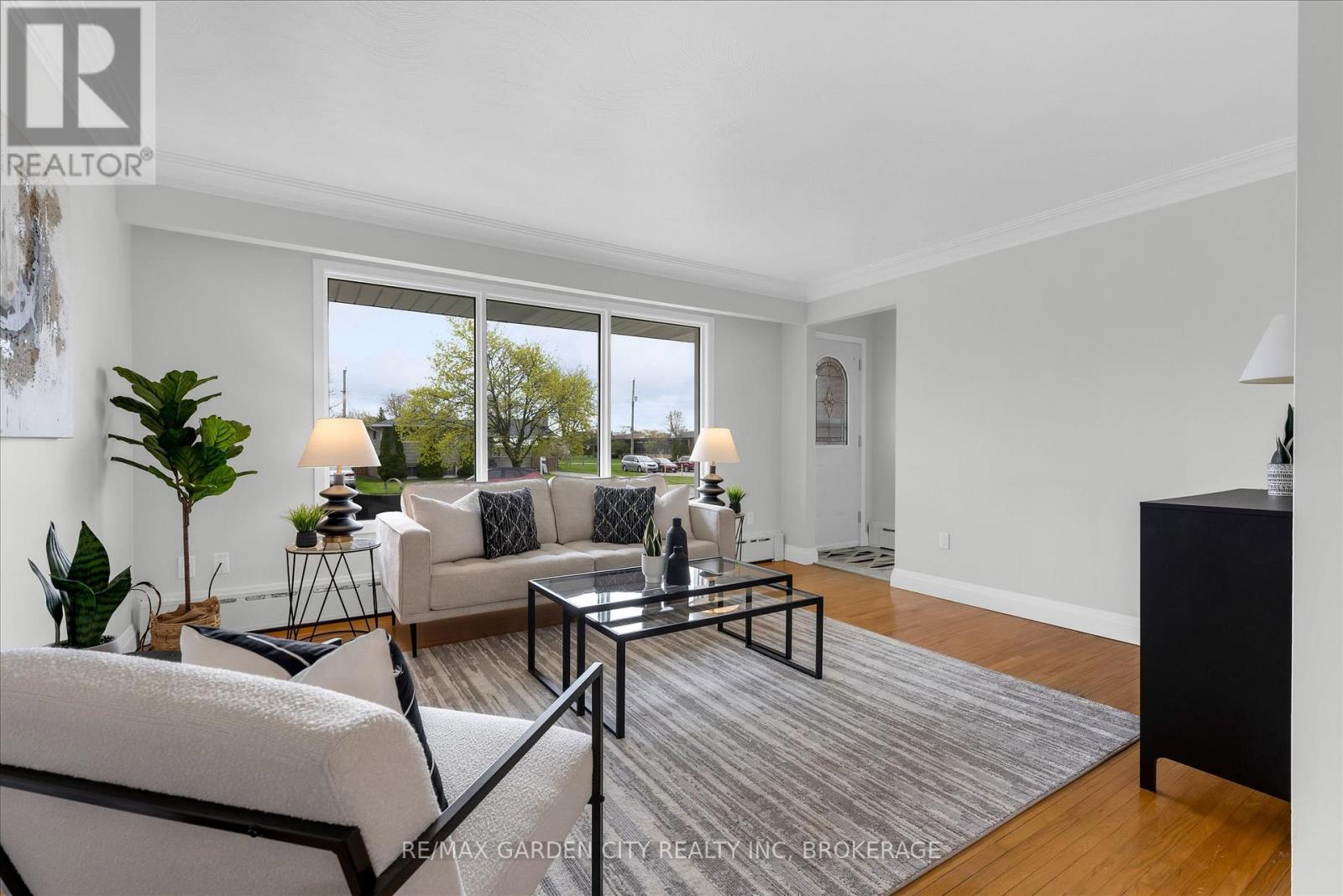 17 St. Charles Drive, Thorold, Ontario  L2V 2W3 - Photo 4 - X13069564