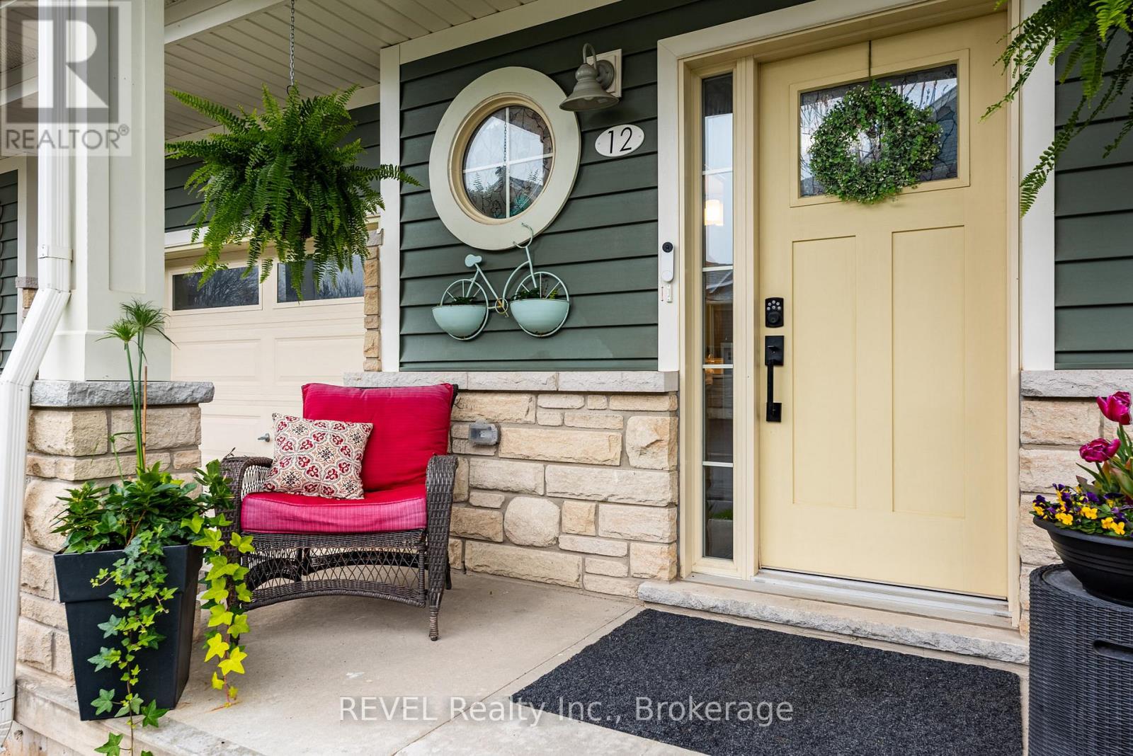 12 Cyclone Way, Fort Erie, Ontario  L0S 1B0 - Photo 2 - X13069648