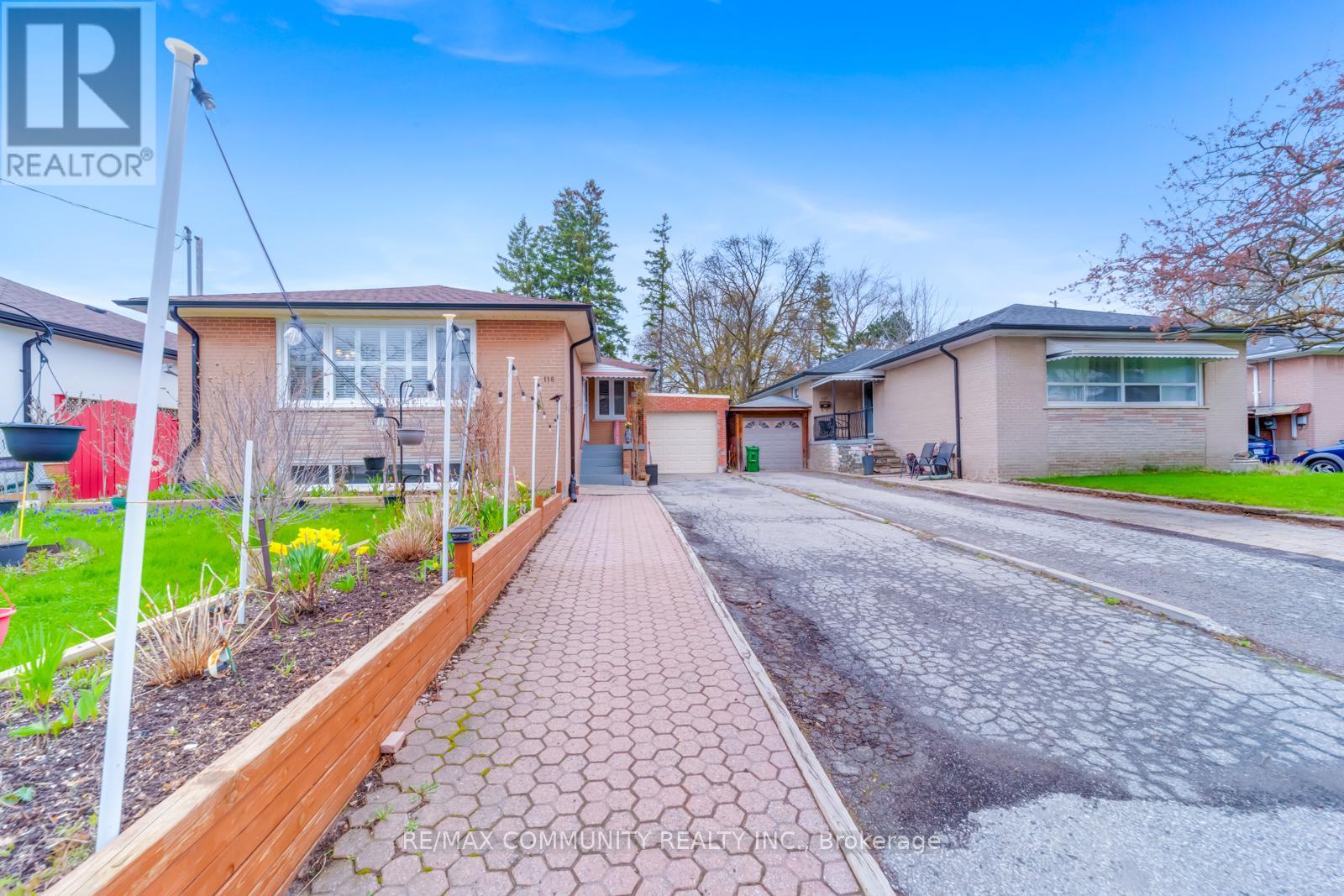 118 Brimorton Drive, Toronto, Ontario  M1P 4A1 - Photo 4 - E13059758