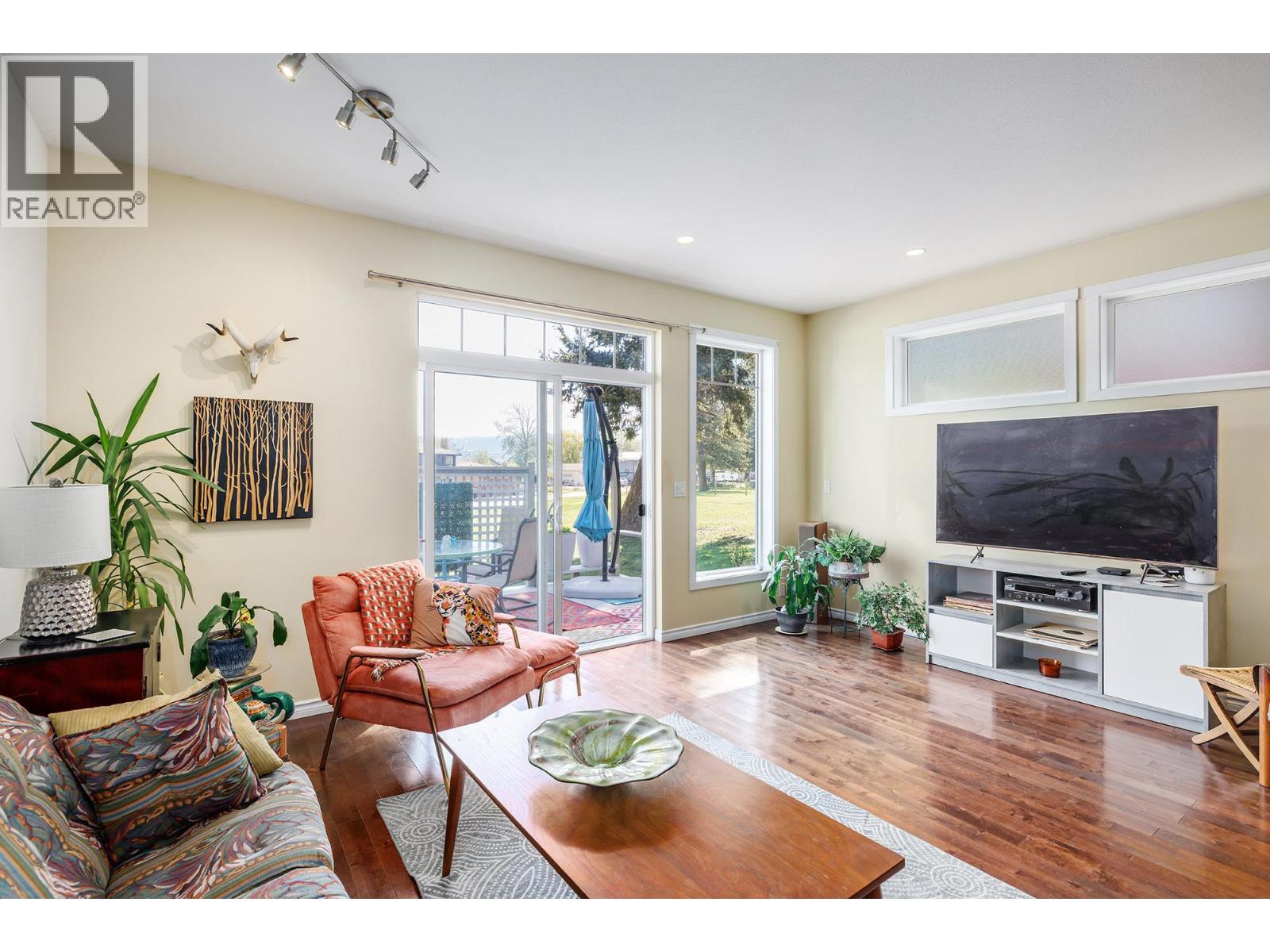 120 Deer Street, Vernon, British Columbia  V1H 2A1 - Photo 4 - 10384596
