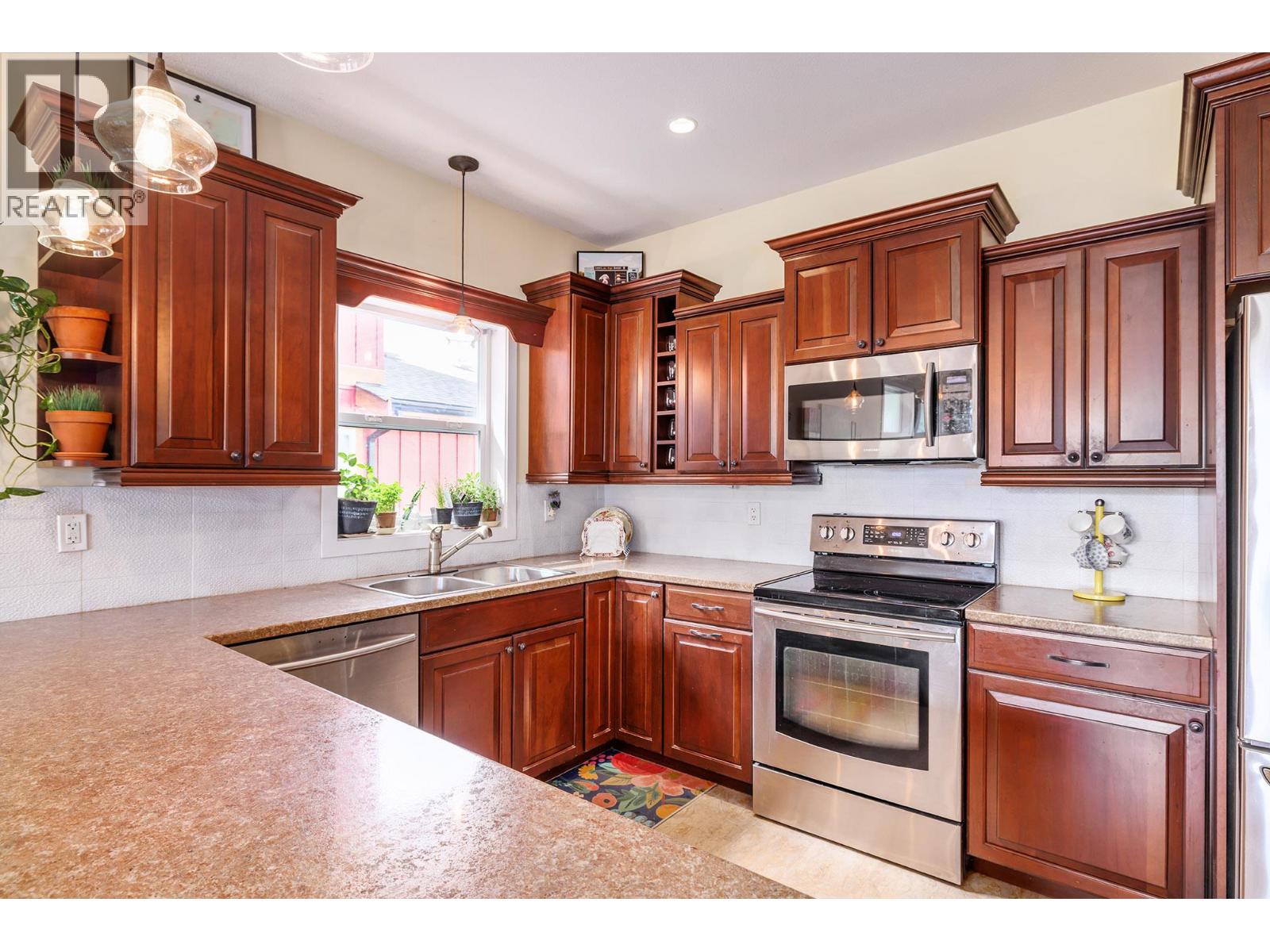 120 Deer Street, Vernon, British Columbia  V1H 2A1 - Photo 9 - 10384596