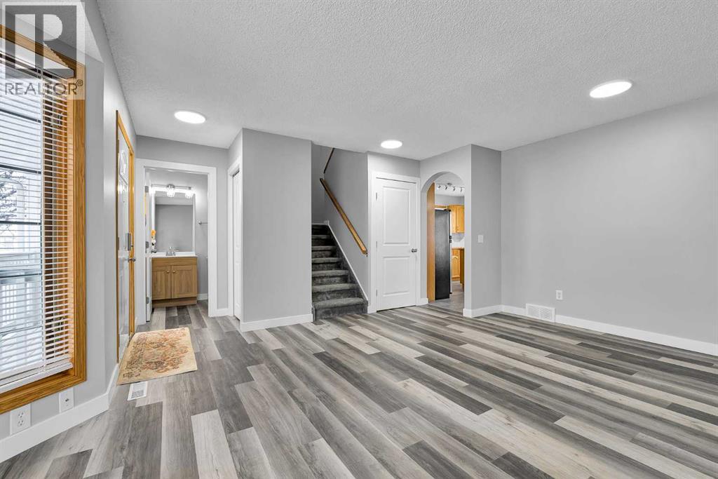 1427 Erin Drive Se, Airdrie, Alberta  T4B 2E9 - Photo 5 - A2305608