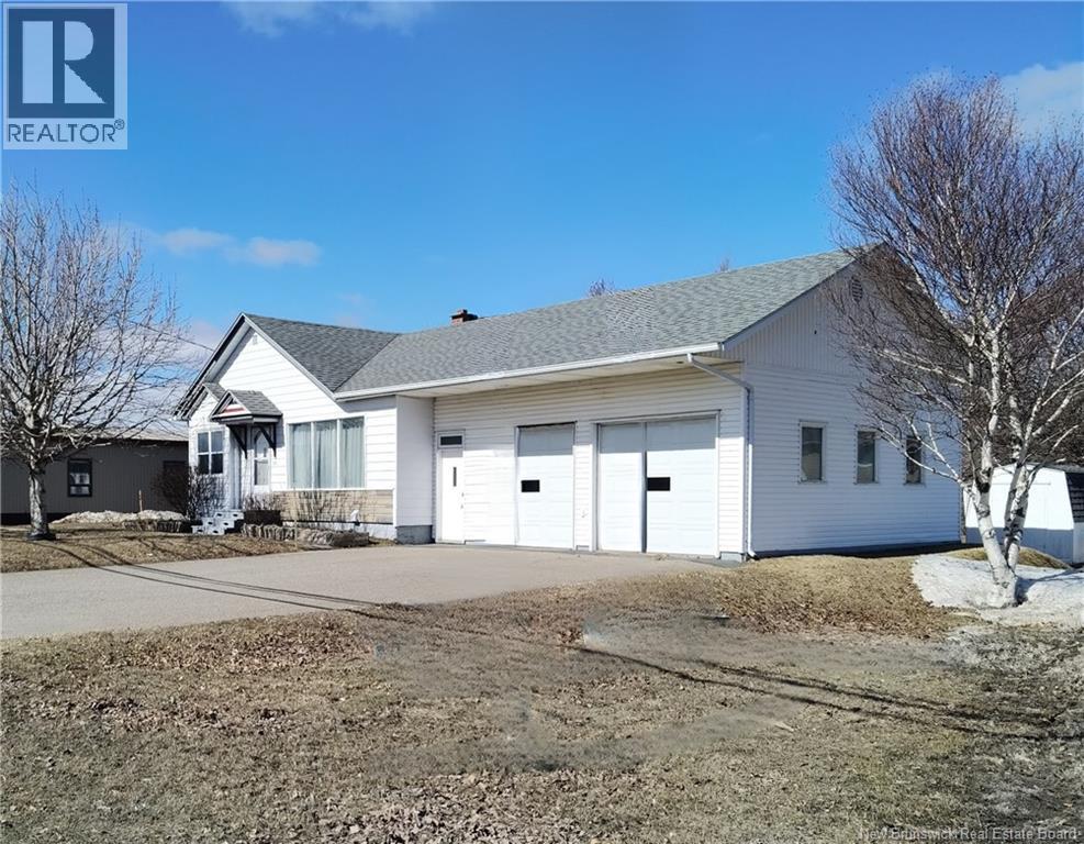 141 1 Ere Rue, Shippagan, New Brunswick  E8S 1A2 - Photo 2 - NB137700