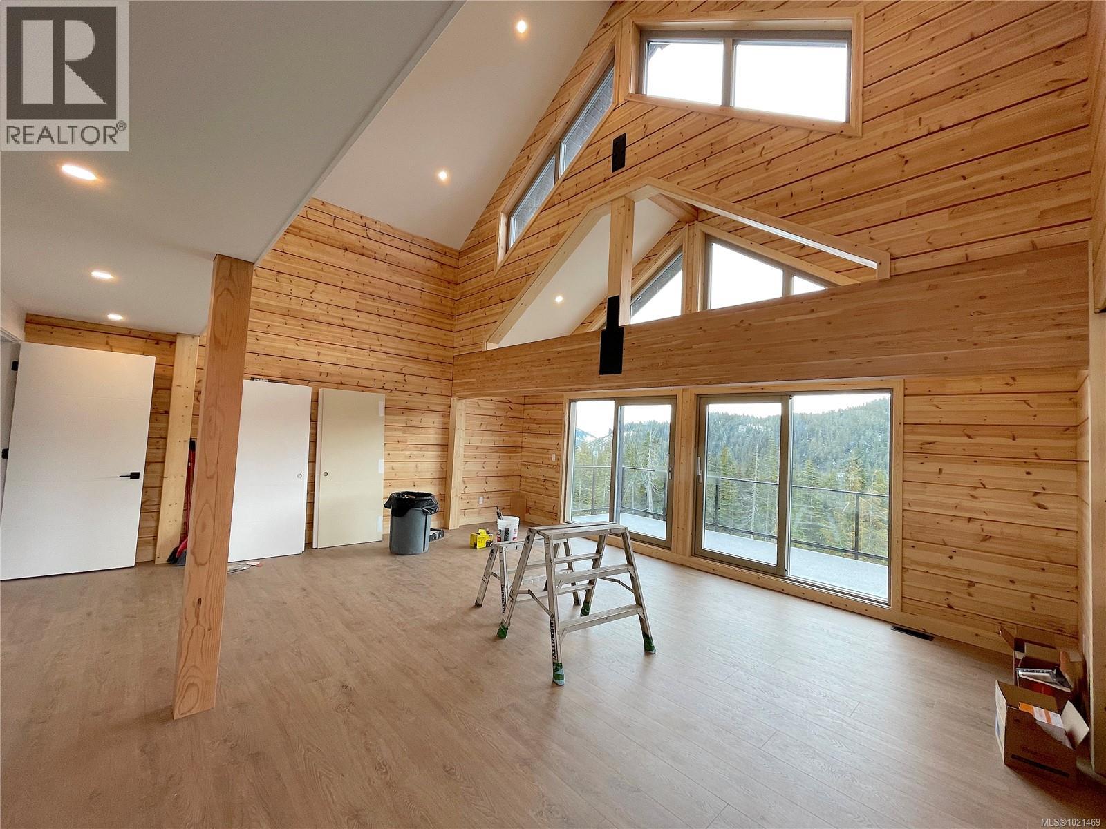 665 Arrowsmith Ridge, Courtenay, British Columbia