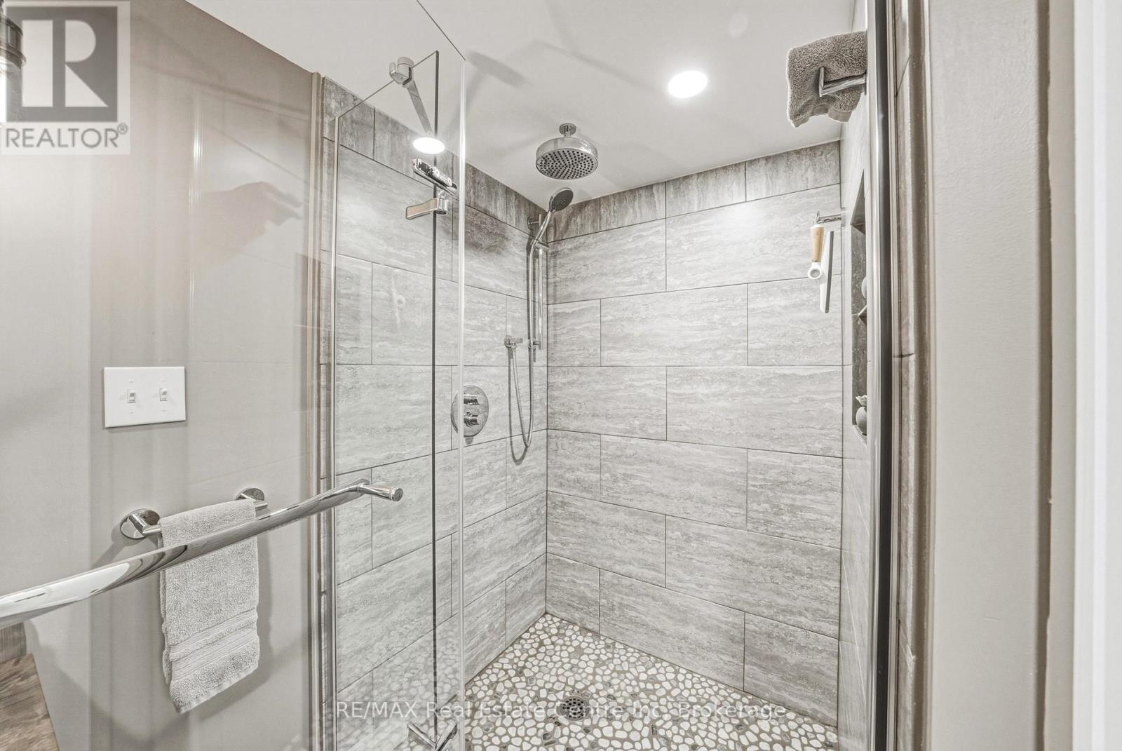 55 Vancamp Avenue, Kitchener, Ontario  N2M 1J1 - Photo 30 - X13069664