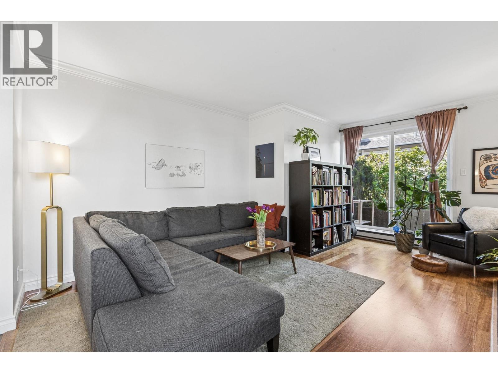 152a W 18th Street, North Vancouver, British Columbia  V7M 1W4 - Photo 3 - R3111234