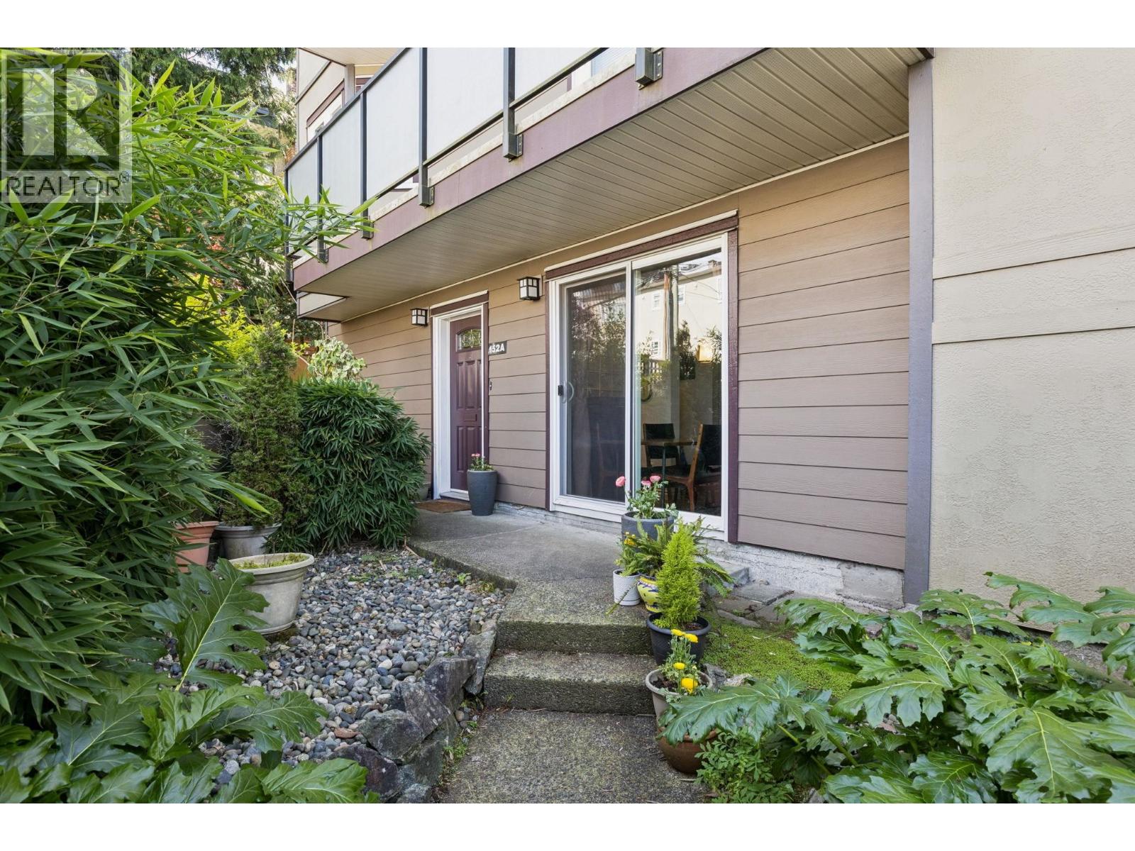152a W 18th Street, North Vancouver, British Columbia  V7M 1W4 - Photo 1 - R3111234