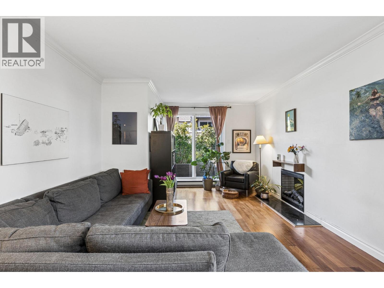 152a W 18th Street, North Vancouver, British Columbia  V7M 1W4 - Photo 4 - R3111234