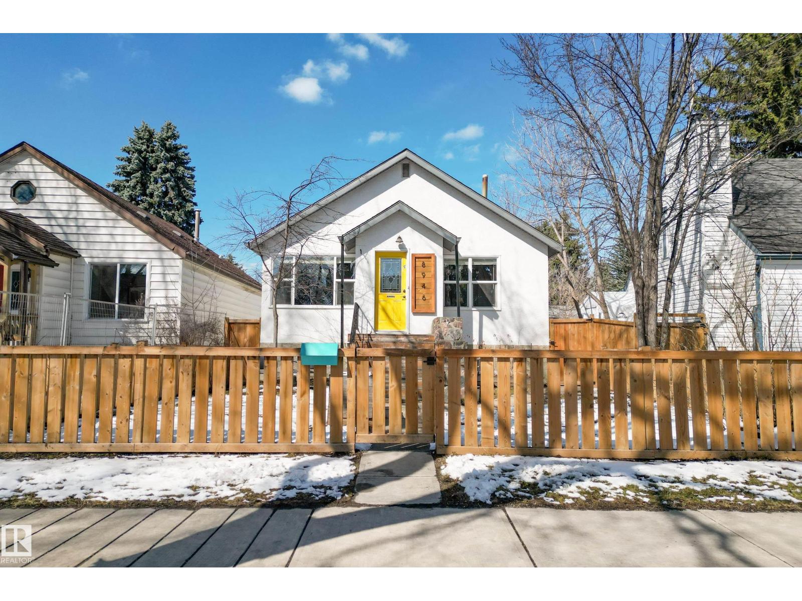 8946 80 AV NW, edmonton, Alberta