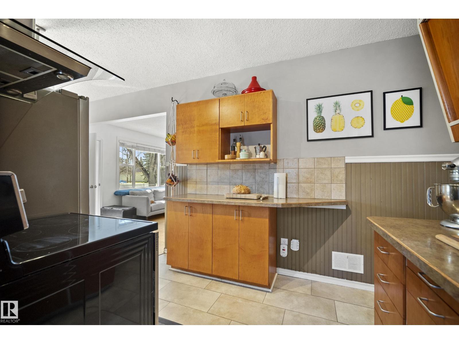 8946 80 Av Nw, Edmonton, Alberta  T6C 0T7 - Photo 14 - E4485182