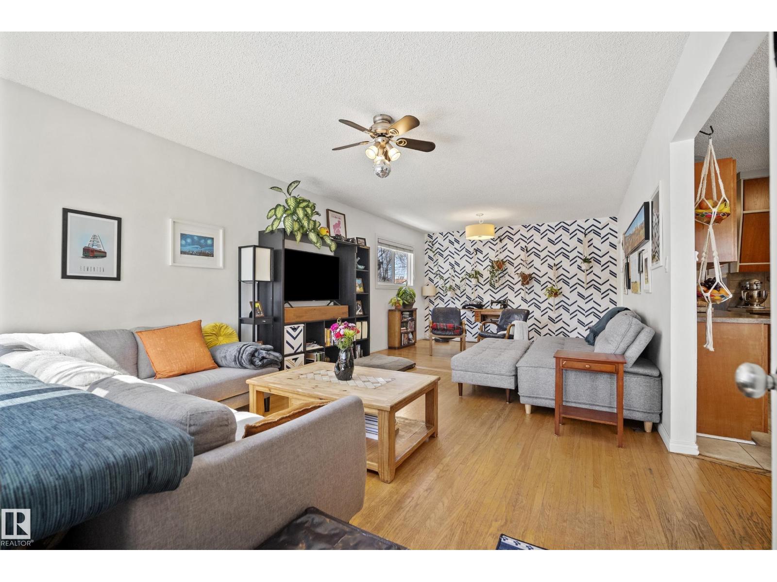 8946 80 Av Nw, Edmonton, Alberta  T6C 0T7 - Photo 2 - E4485182