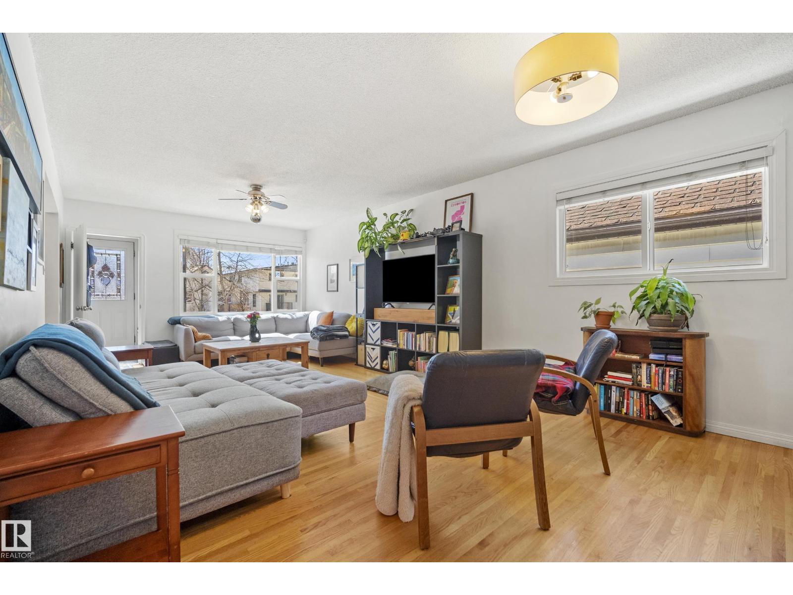 8946 80 Av Nw, Edmonton, Alberta  T6C 0T7 - Photo 6 - E4485182