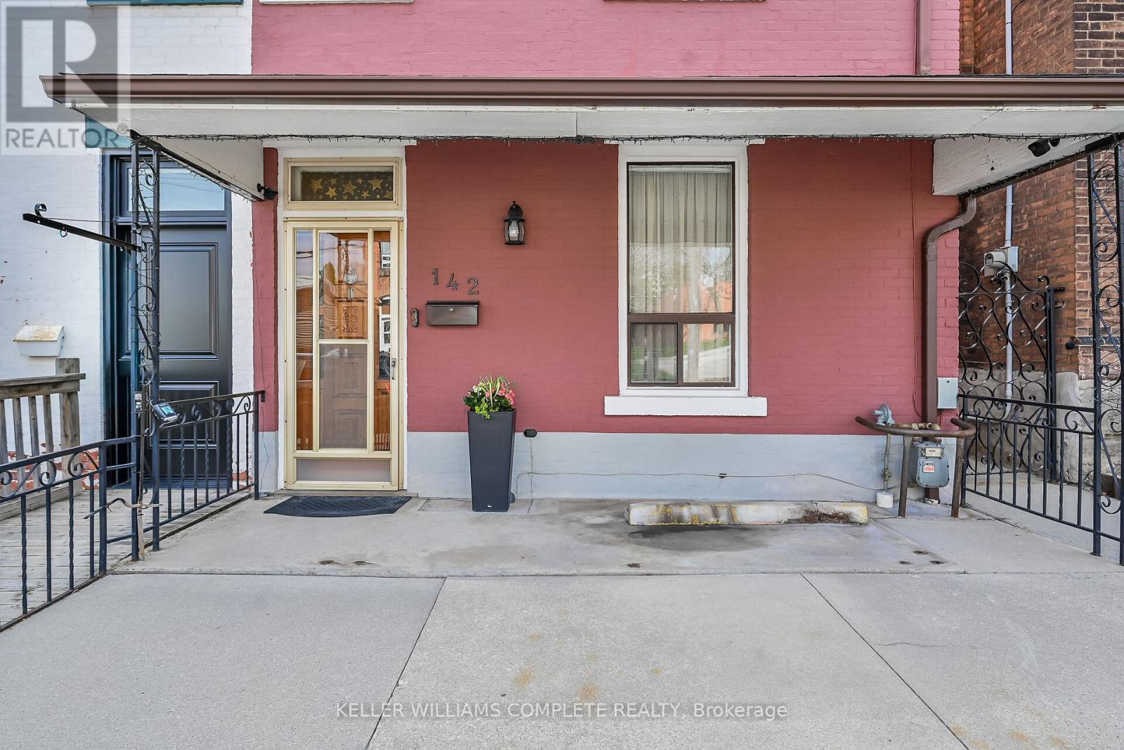 142 RAY STREET N, Hamilton, Ontario