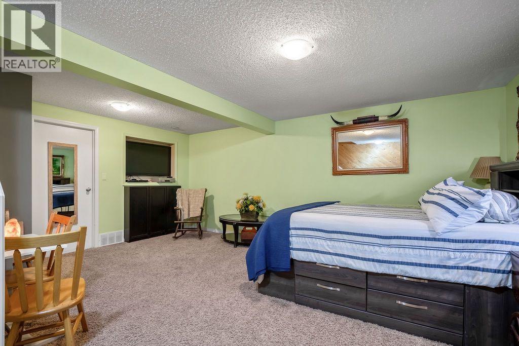 64 Erin Ridge Road SE, Calgary, Alberta  T2B 2W8 - Photo 19 - A2305287