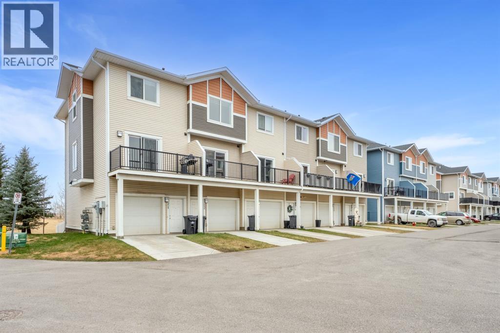 22 Stonehouse Crescent NW, High River, Alberta  T1V 0G4 - Photo 2 - A2305385