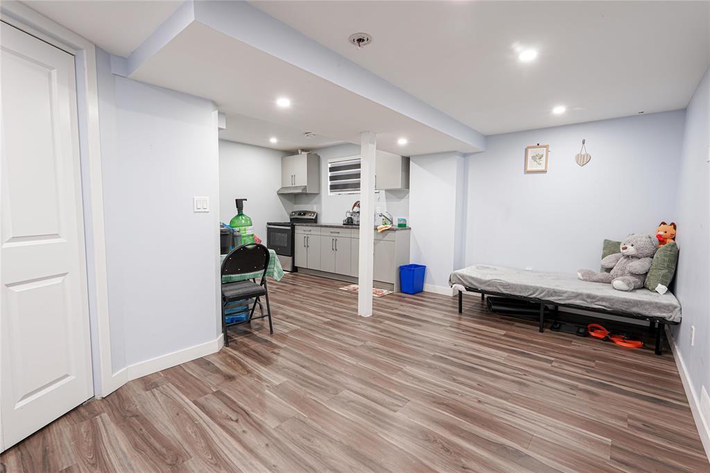 16 Cheema Drive, Winnipeg, Manitoba  R3C 2E6 - Photo 28 - 202608950