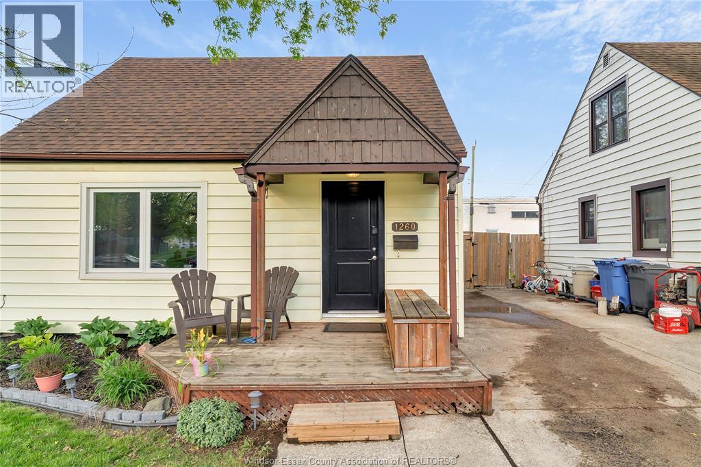 1260 Oak, Windsor, Ontario  N8X 2B1 - Photo 2 - 26009790