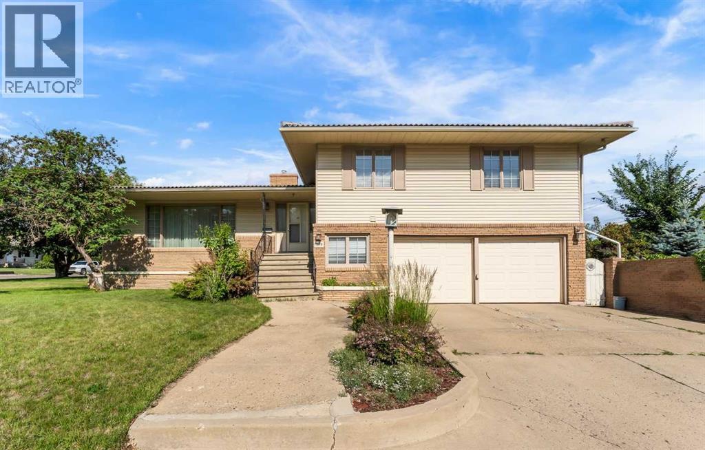 1119 Bullivant Crescent Sw, Medicine Hat, Alberta  T1A 5G8 - Photo 2 - A2300716