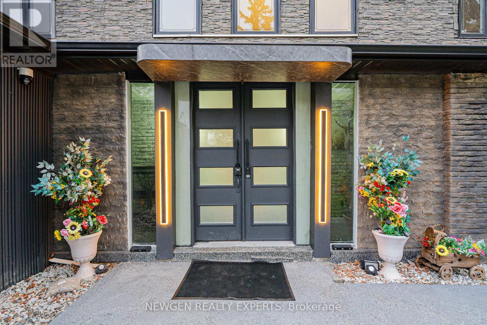 2147 Fifth Line W, Mississauga, Ontario  L5K 2K3 - Photo 6 - W13061194