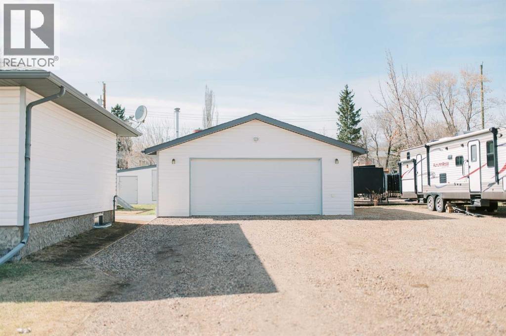 53 2nd Avenue S, Big Valley, Alberta  T0J 0G0 - Photo 2 - A2306326