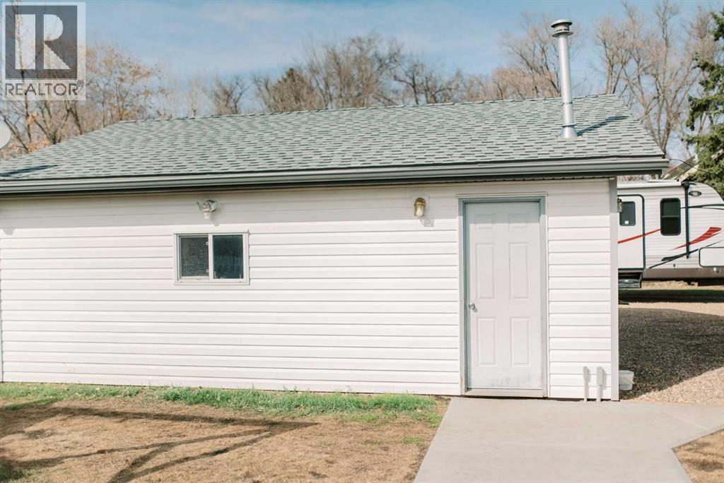 53 2nd Avenue S, Big Valley, Alberta  T0J 0G0 - Photo 40 - A2306326