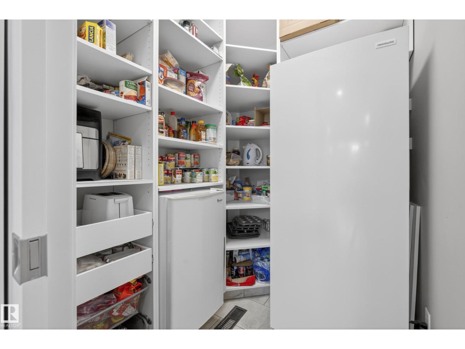 9245 87 St Nw, Edmonton, Alberta  T6C 3H7 - Photo 9 - E4485186
