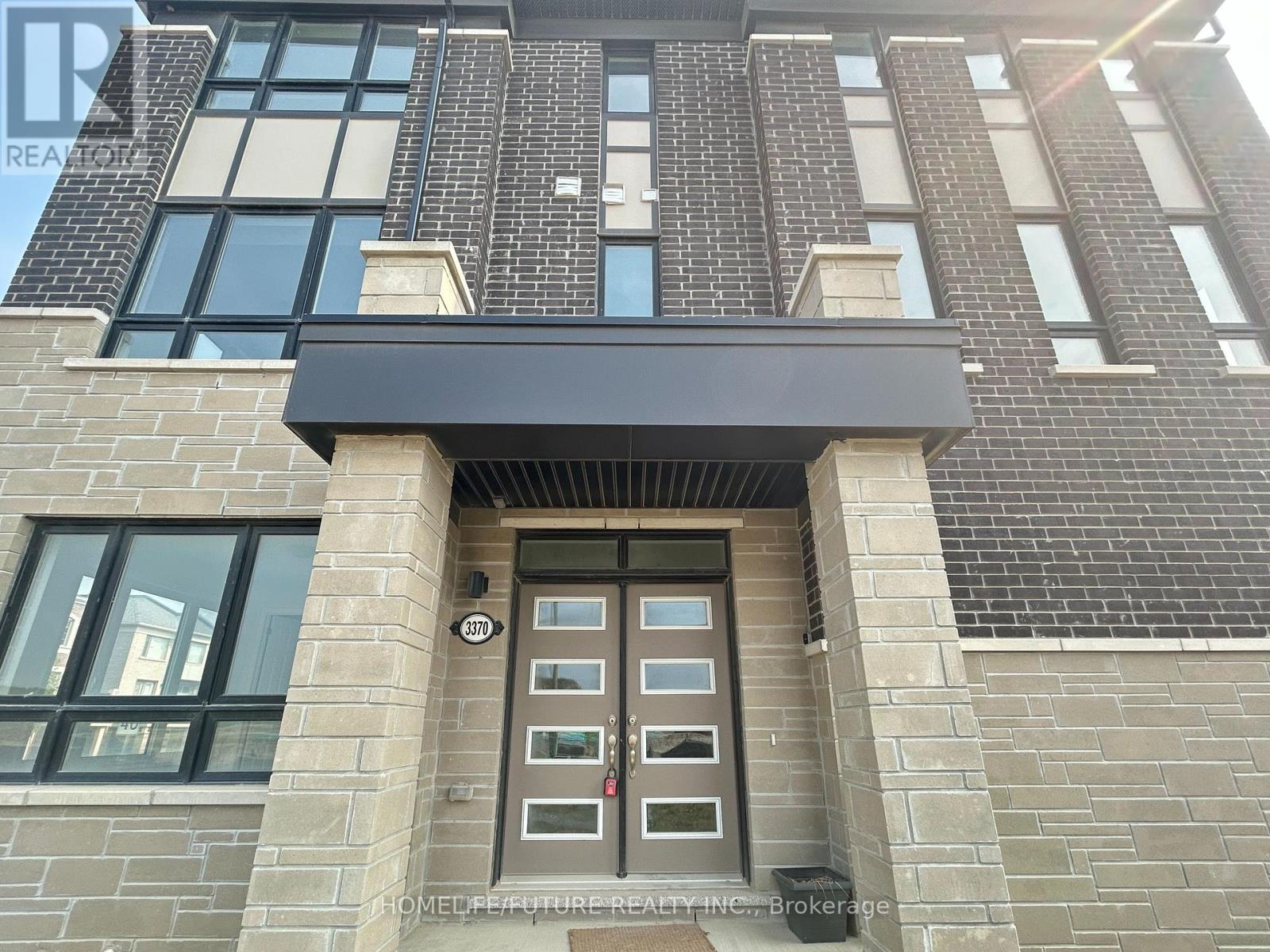 3370 Thunderbird Promenade, Pickering, Ontario  L1X 0N1 - Photo 2 - E13069486