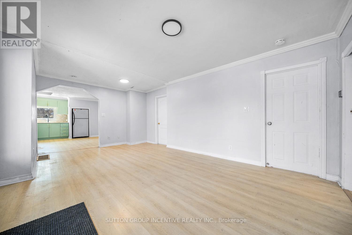 300 Metro Road N, Georgina, Ontario  L4P 3C8 - Photo 3 - N13069652