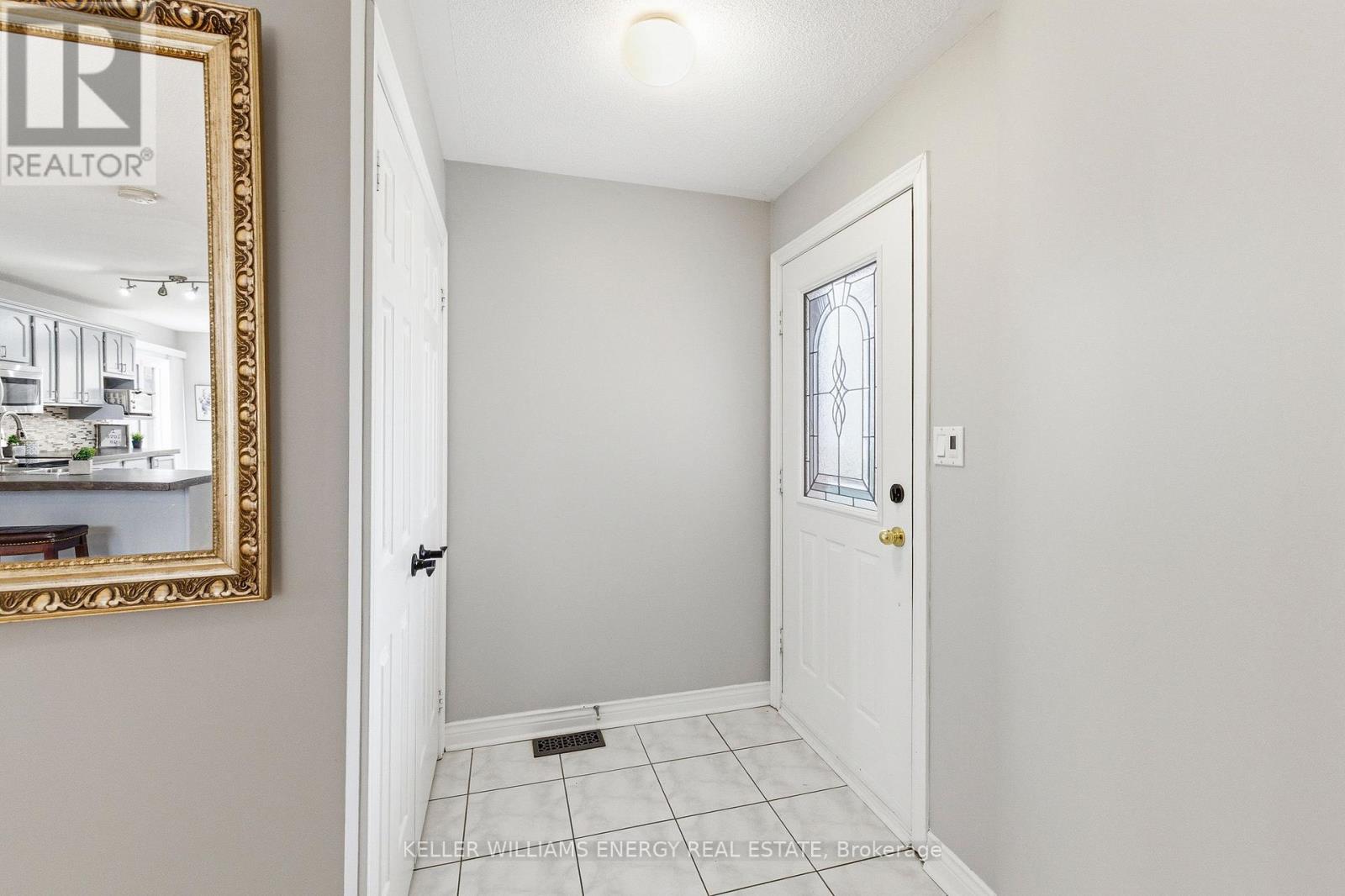 86 Rhonda Boulevard, Clarington, Ontario  L1C 3Y9 - Photo 5 - E13070072