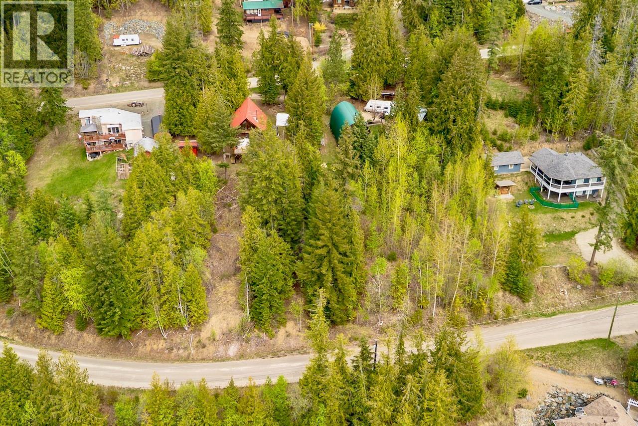 Crowfoot Drive Lot# 99, Anglemont, British Columbia  V0E 1M8 - Photo 3 - 10384260