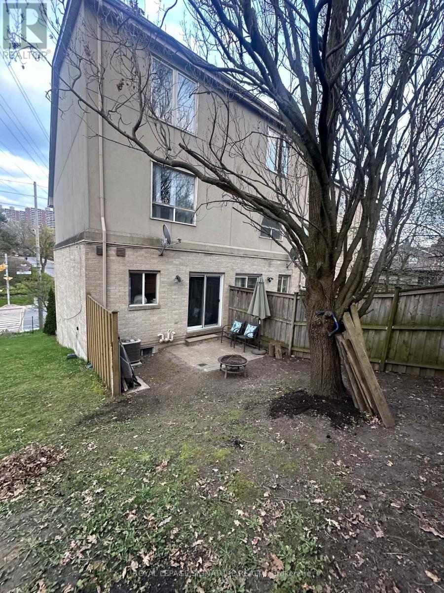 170 Dawes Road, Toronto, Ontario  M4C 5C4 - Photo 15 - E13063034