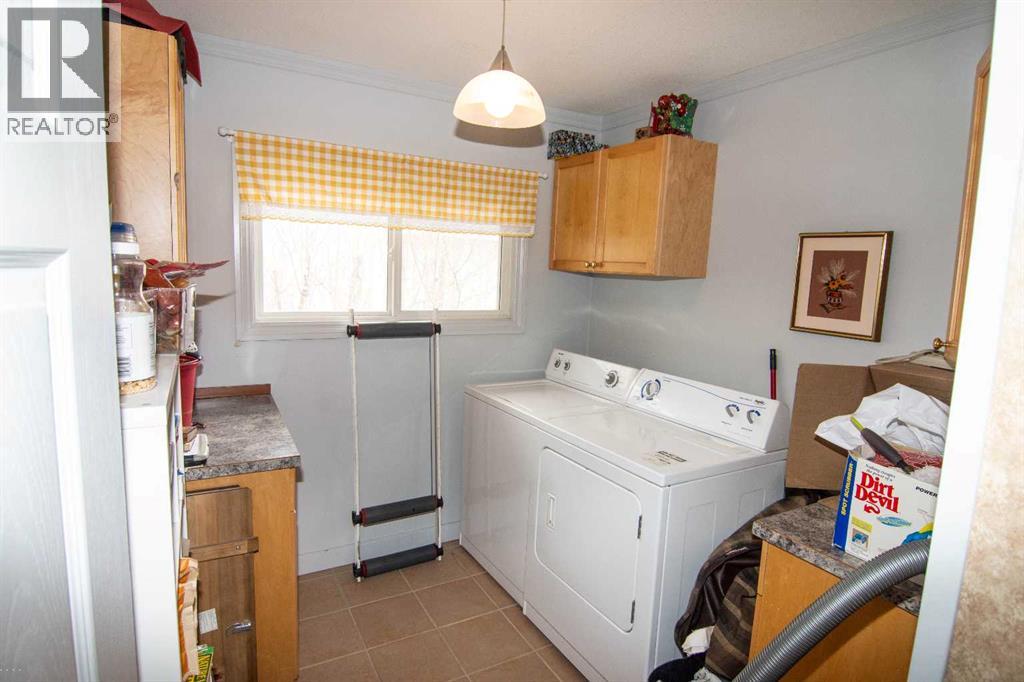 130 3rd Avenue E, Rockyford, Alberta  T0J 2R0 - Photo 14 - A2300230