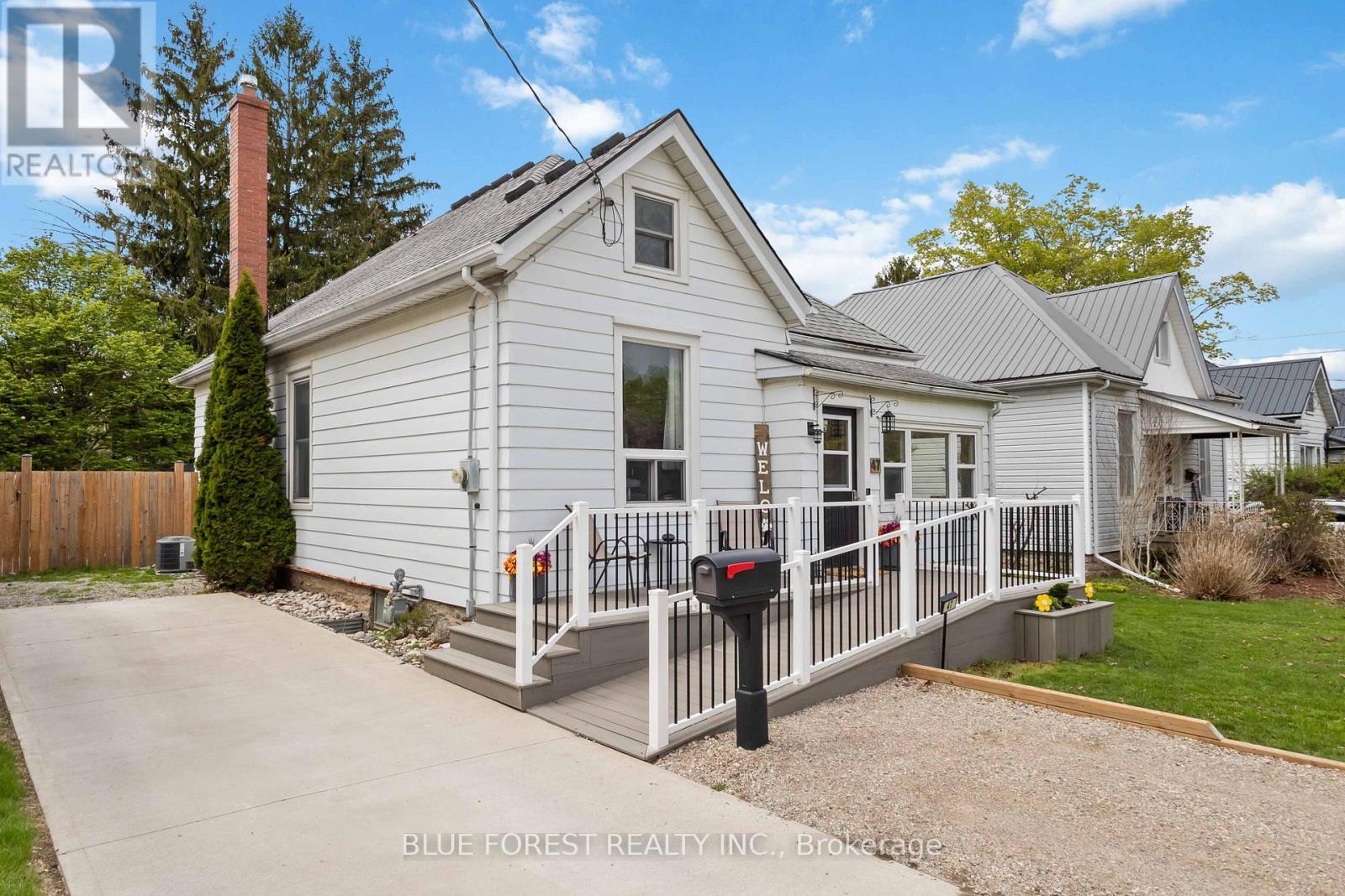 47 Devonshire Place, St. Thomas, Ontario  N5R 3N2 - Photo 4 - X13069718