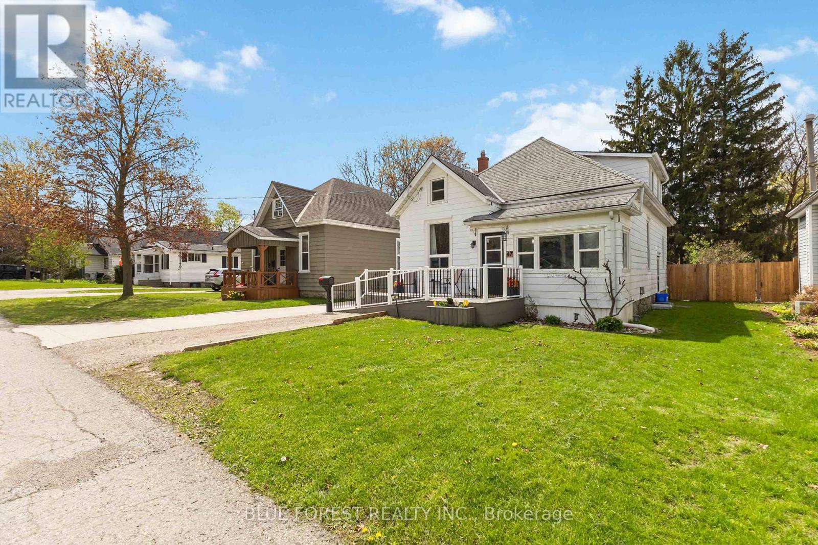 47 Devonshire Place, St. Thomas, Ontario  N5R 3N2 - Photo 5 - X13069718