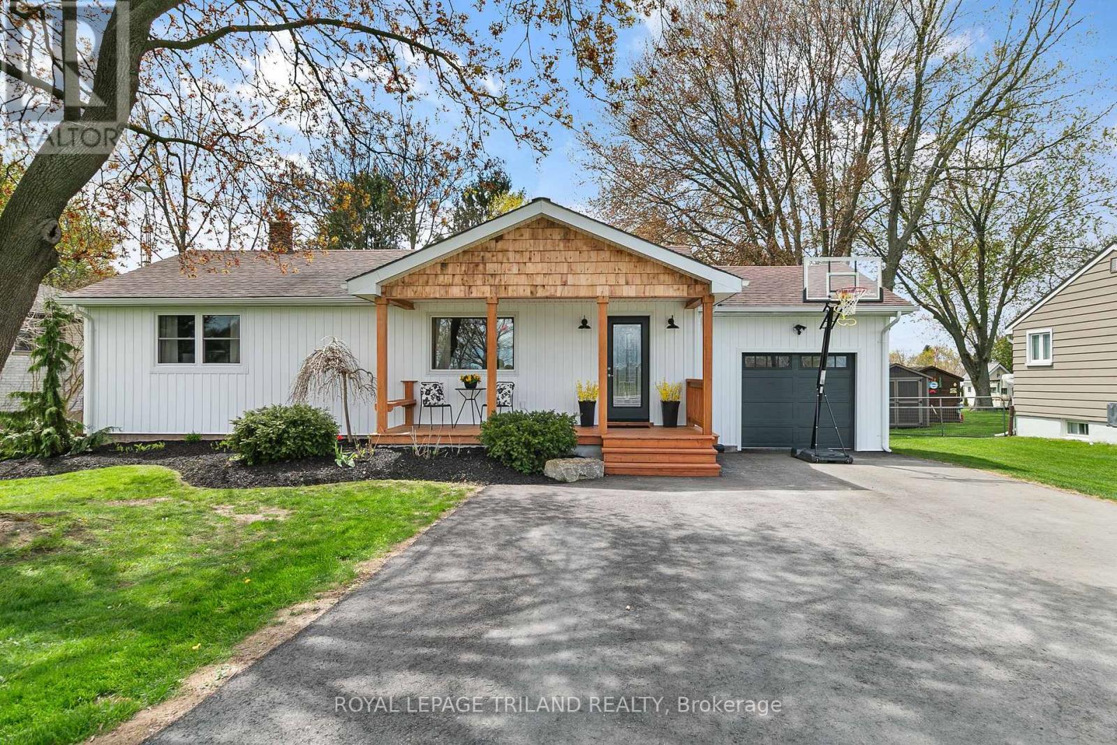 298 Sunset Drive, Central Elgin, Ontario  N5R 3C5 - Photo 1 - X13069770