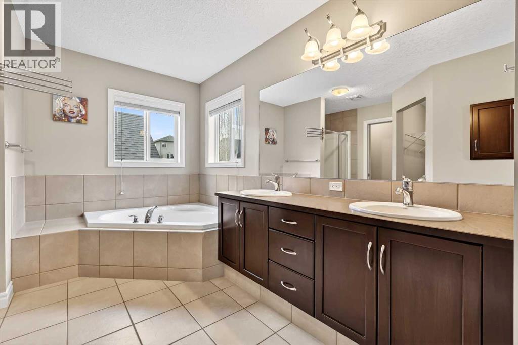 43 Heritage Hill, Cochrane, Alberta  T4C 0L4 - Photo 32 - A2306785