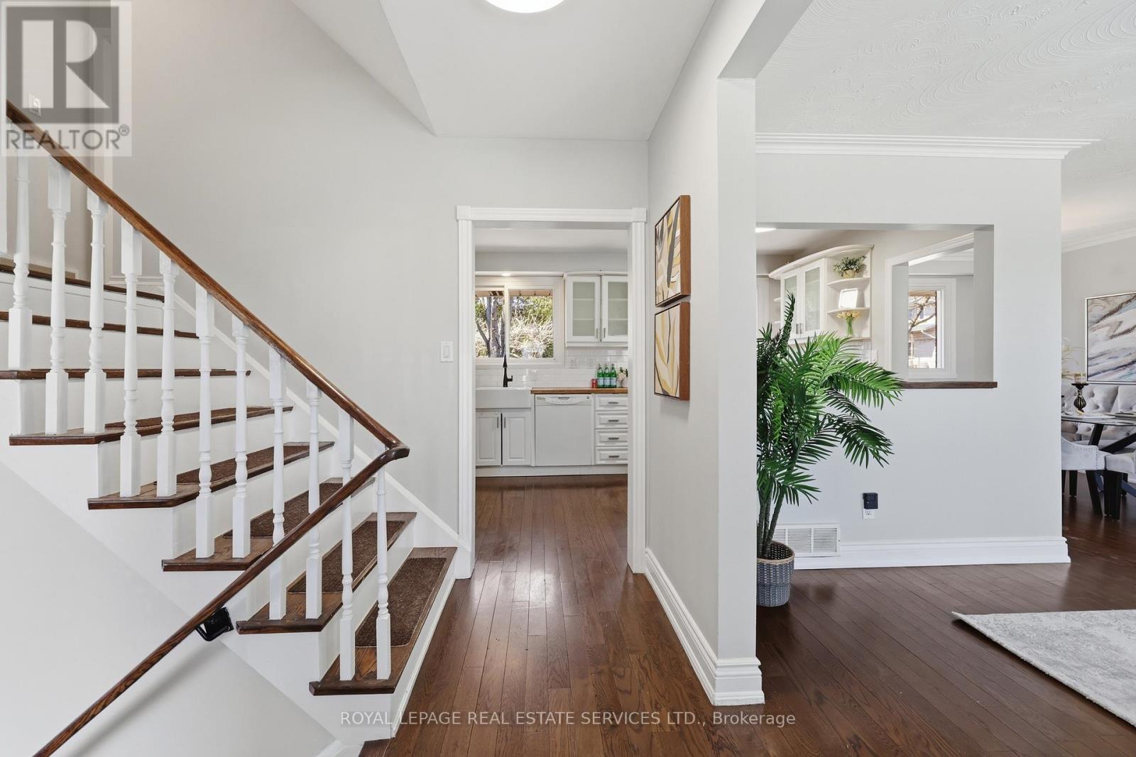 59 Sewell Drive, Oakville, Ontario  L6H 1C7 - Photo 3 - W13069532