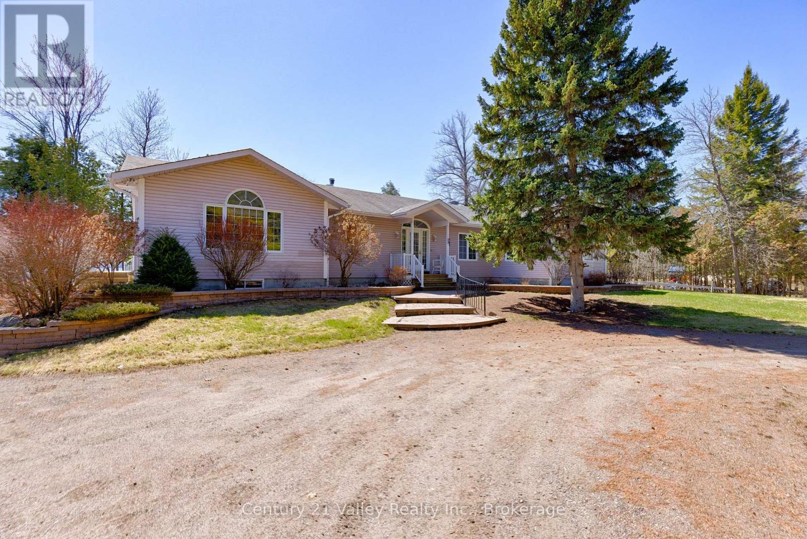 5377 Calabogie Road, Greater Madawaska, Ontario  K0J 1H0 - Photo 9 - X13070136