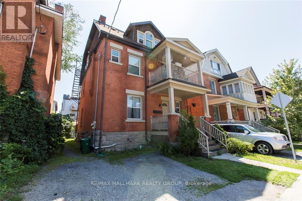 1 - 132 Flora Street, Ottawa, Ontario  K1R 5R5 - Photo 2 - X13070064