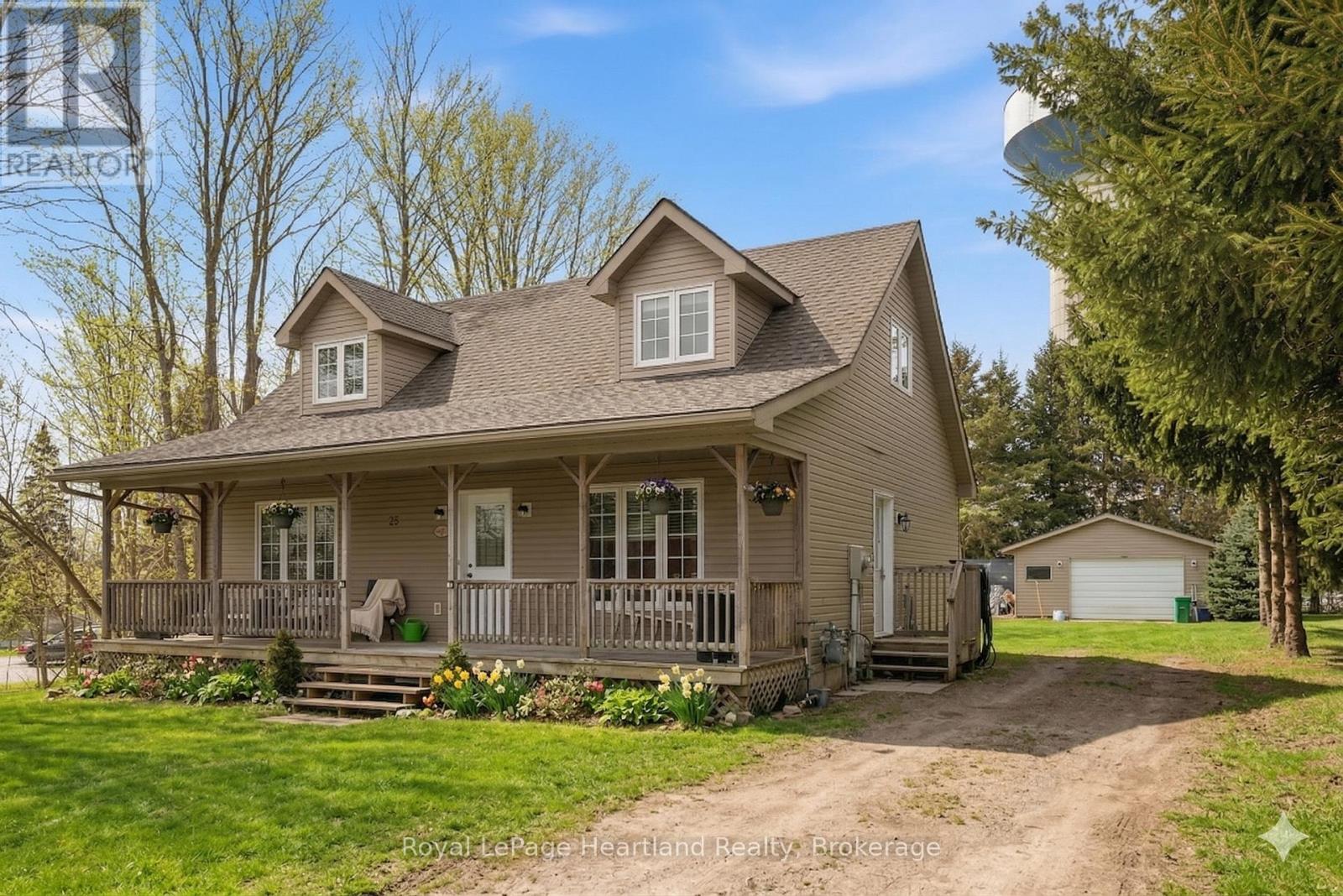 25 JOHN STREET W, Minto, Ontario