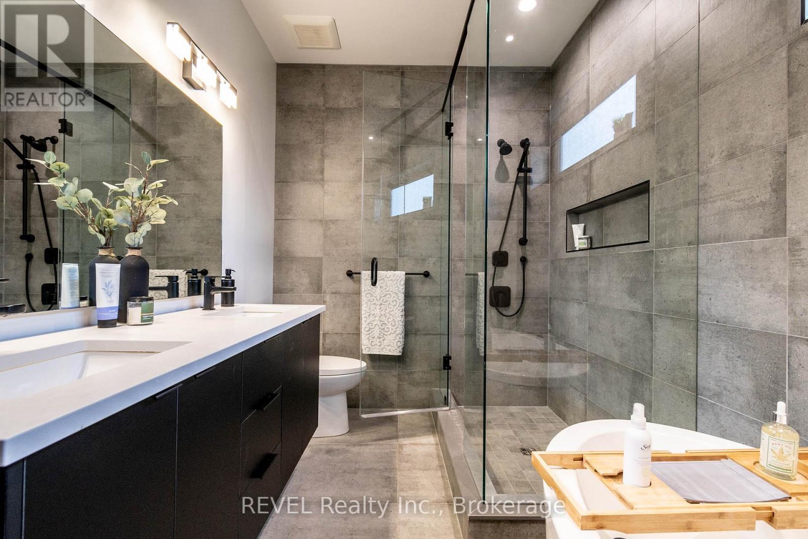 8 Stickles Street, Pelham, Ontario  L3C 3C3 - Photo 6 - X13070074