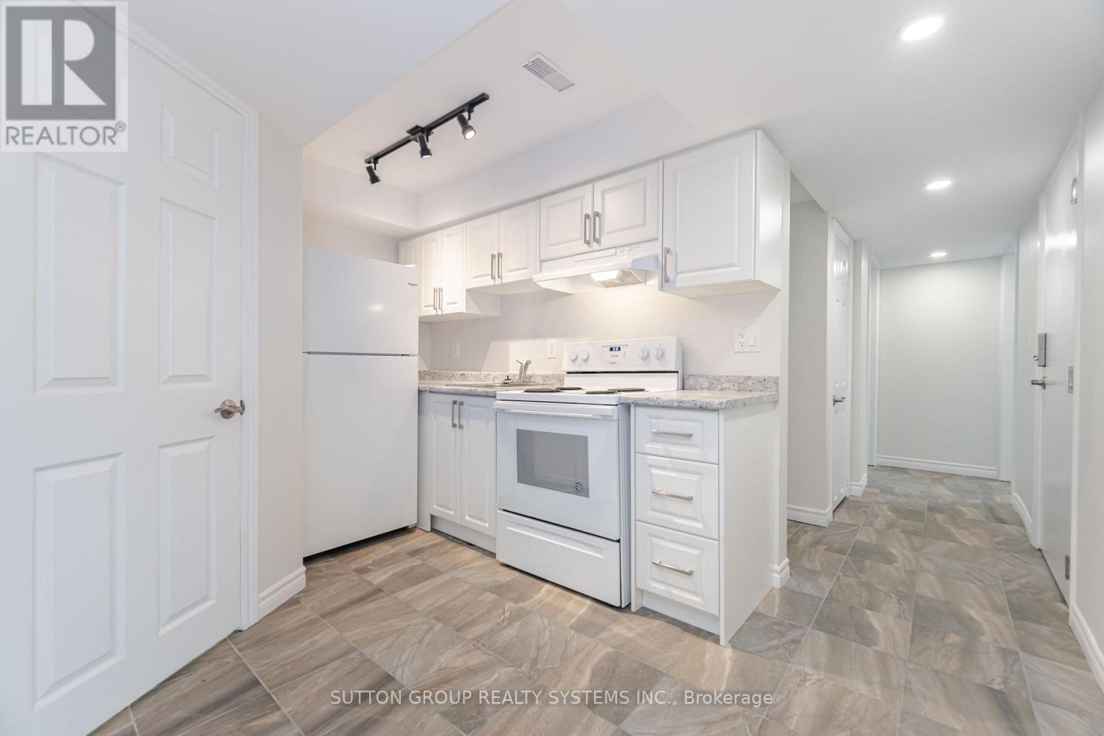 Lower - 28 Cindy Avenue, Cambridge, Ontario  N3C 3J2 - Photo 8 - X13069520