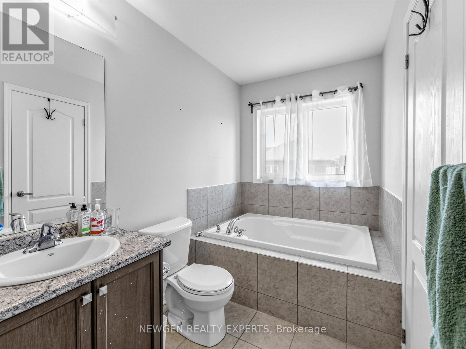 28 Mccargow Drive, Haldimand, Ontario  N3W 0C3 - Photo 24 - X13069534