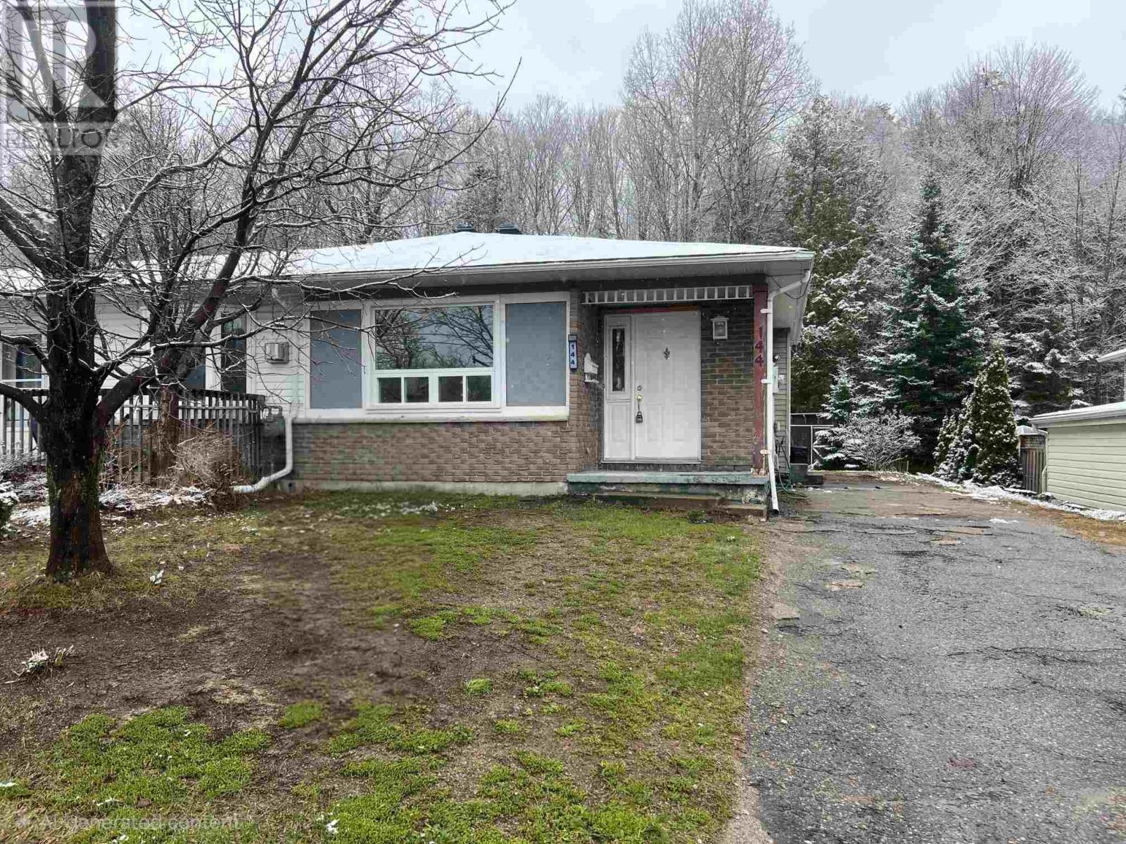 144 Ottawa, Elliot Lake, Ontario