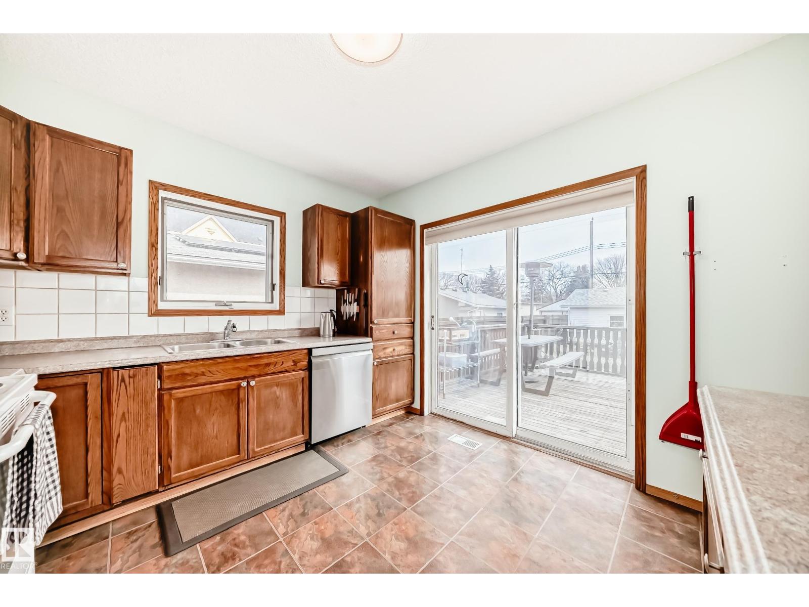 12015 104 St Nw, Edmonton, Alberta  T5G 2L5 - Photo 12 - E4482112